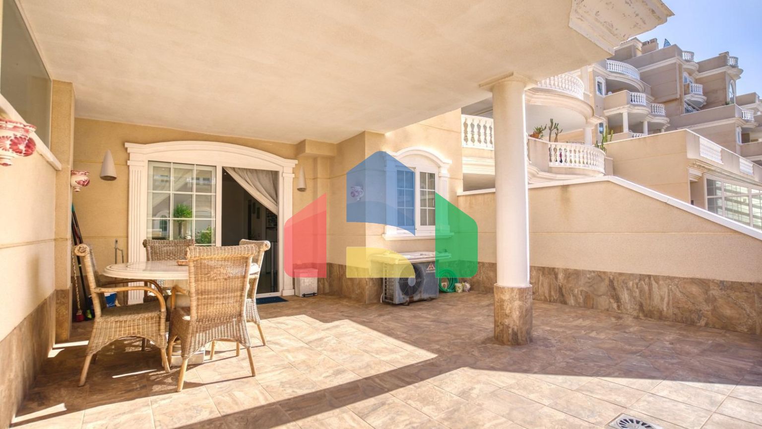 Квартира в средиземноморском стиле с видом на море в Guardamar дель Segura