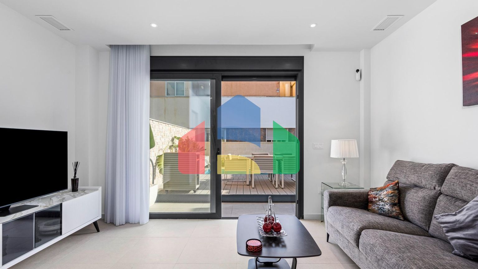 НОВЫЕ ДВУХЭТАЖНЫЕ ВИЛЛЫ В ГУАРДАМАР-ДЕЛЬ-СЕГУРА