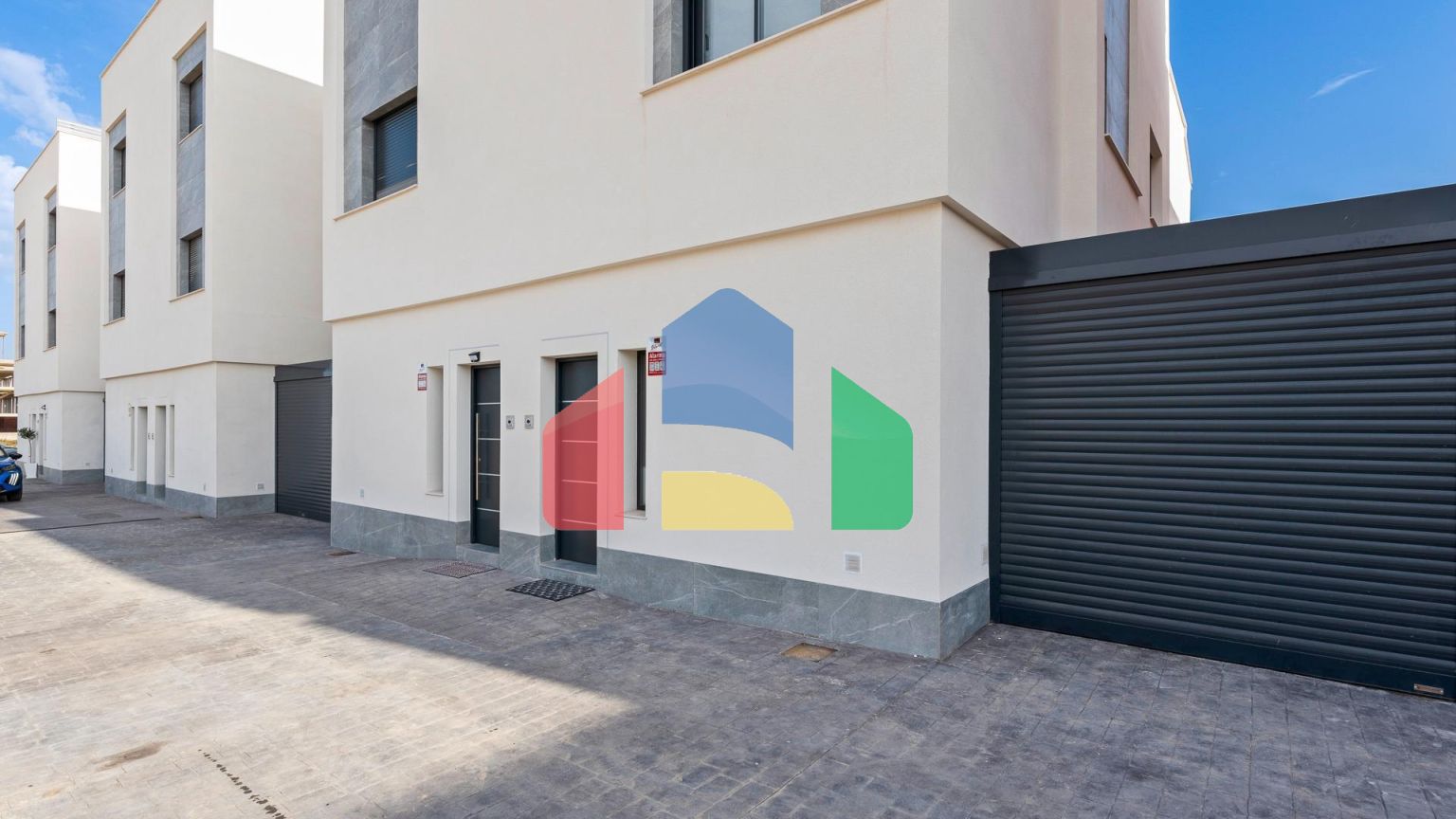 НОВЫЕ ДВУХЭТАЖНЫЕ ВИЛЛЫ В ГУАРДАМАР-ДЕЛЬ-СЕГУРА