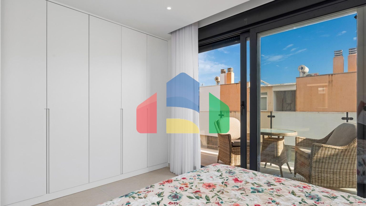 НОВЫЕ ДВУХЭТАЖНЫЕ ВИЛЛЫ В ГУАРДАМАР-ДЕЛЬ-СЕГУРА