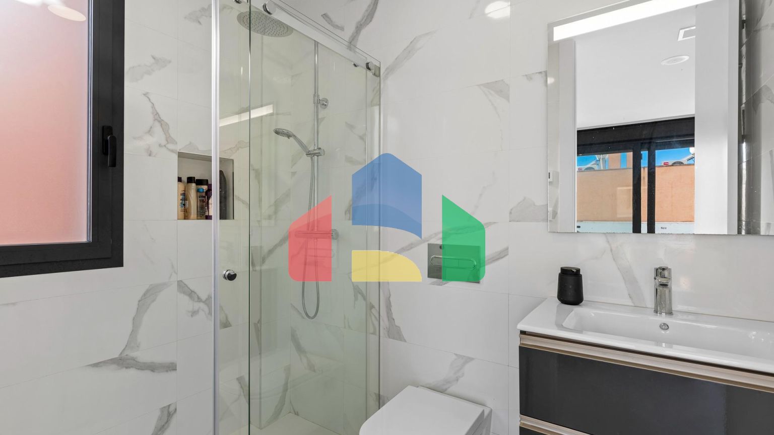 НОВЫЕ ДВУХЭТАЖНЫЕ ВИЛЛЫ В ГУАРДАМАР-ДЕЛЬ-СЕГУРА