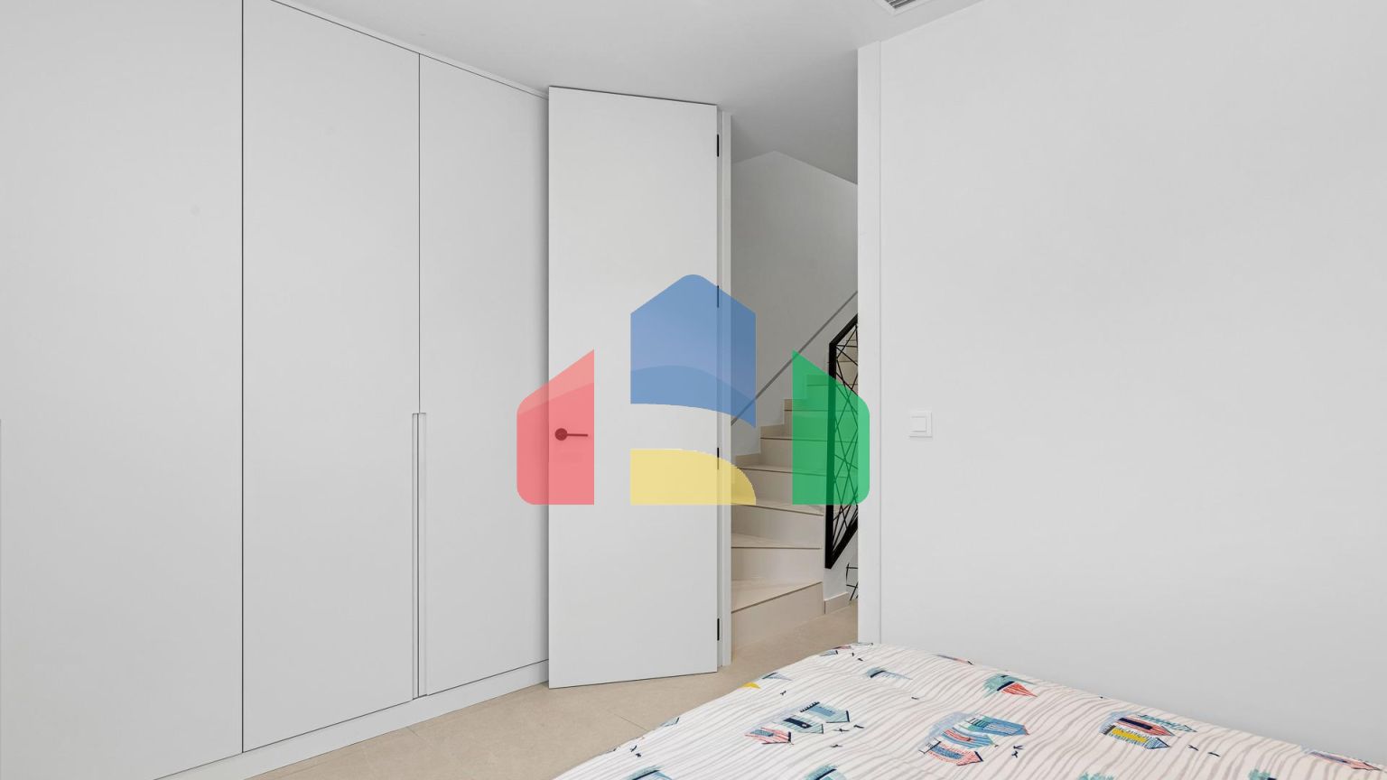 НОВЫЕ ДВУХЭТАЖНЫЕ ВИЛЛЫ В ГУАРДАМАР-ДЕЛЬ-СЕГУРА