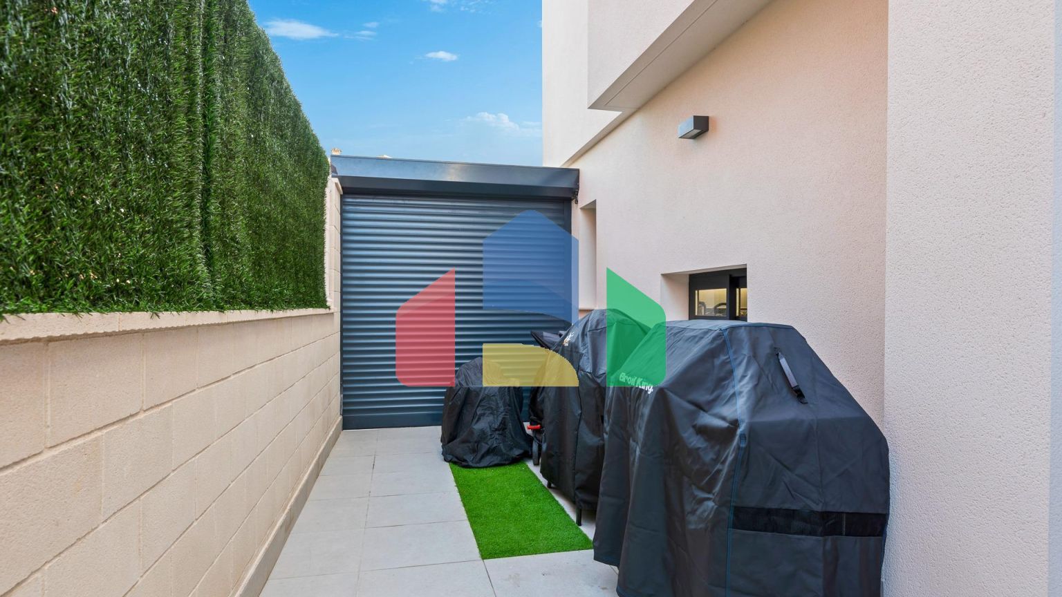 НОВЫЕ ДВУХЭТАЖНЫЕ ВИЛЛЫ В ГУАРДАМАР-ДЕЛЬ-СЕГУРА