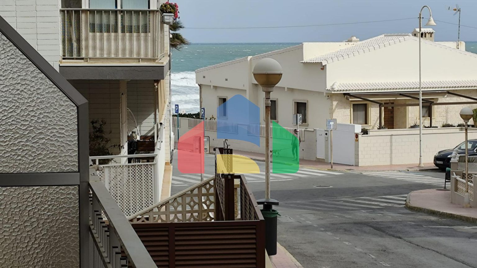 АПАРТАМЕНТЫ В GUARDAMAR С ВИДОМ НА МОРЕ! 3 СПАЛЬНИ. ПЛЯЖ В 50 МЕТРАХ.