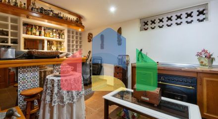 ТРЕХЭТАЖНЫЙ ДОМ В ГУАРДАМАР. 4 СПАЛЬНИ. 3 ВАННЫЕ КОМНАТЫ. ЦОКОЛЬНЫЙ ЭТАЖ. БАССЕЙН. ПЛЯЖ В 250 МЕТРАХ