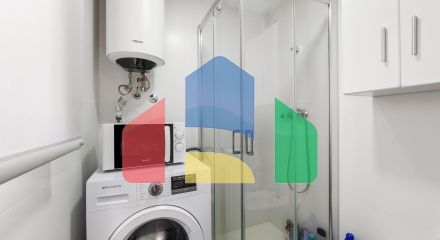 ТРЕХЭТАЖНЫЙ ДОМ В ГУАРДАМАР. 4 СПАЛЬНИ. 3 ВАННЫЕ КОМНАТЫ. ЦОКОЛЬНЫЙ ЭТАЖ. БАССЕЙН. ПЛЯЖ В 250 МЕТРАХ