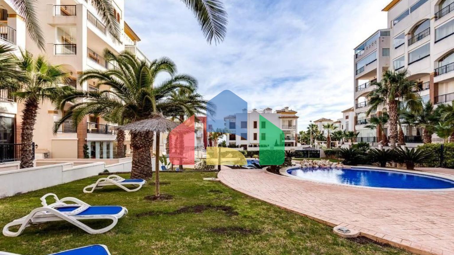 АПАРТАМЕНТЫ С ВИДОМ НА МОРЕ! 100М2. ЗАКРЫТЫЙ ЭЛИТНЫЙ КОМПЛЕКС. БАССЕЙН.СПА.ТРЕН-ЗАЛ.ГАРАЖ+КЛАДОВКА