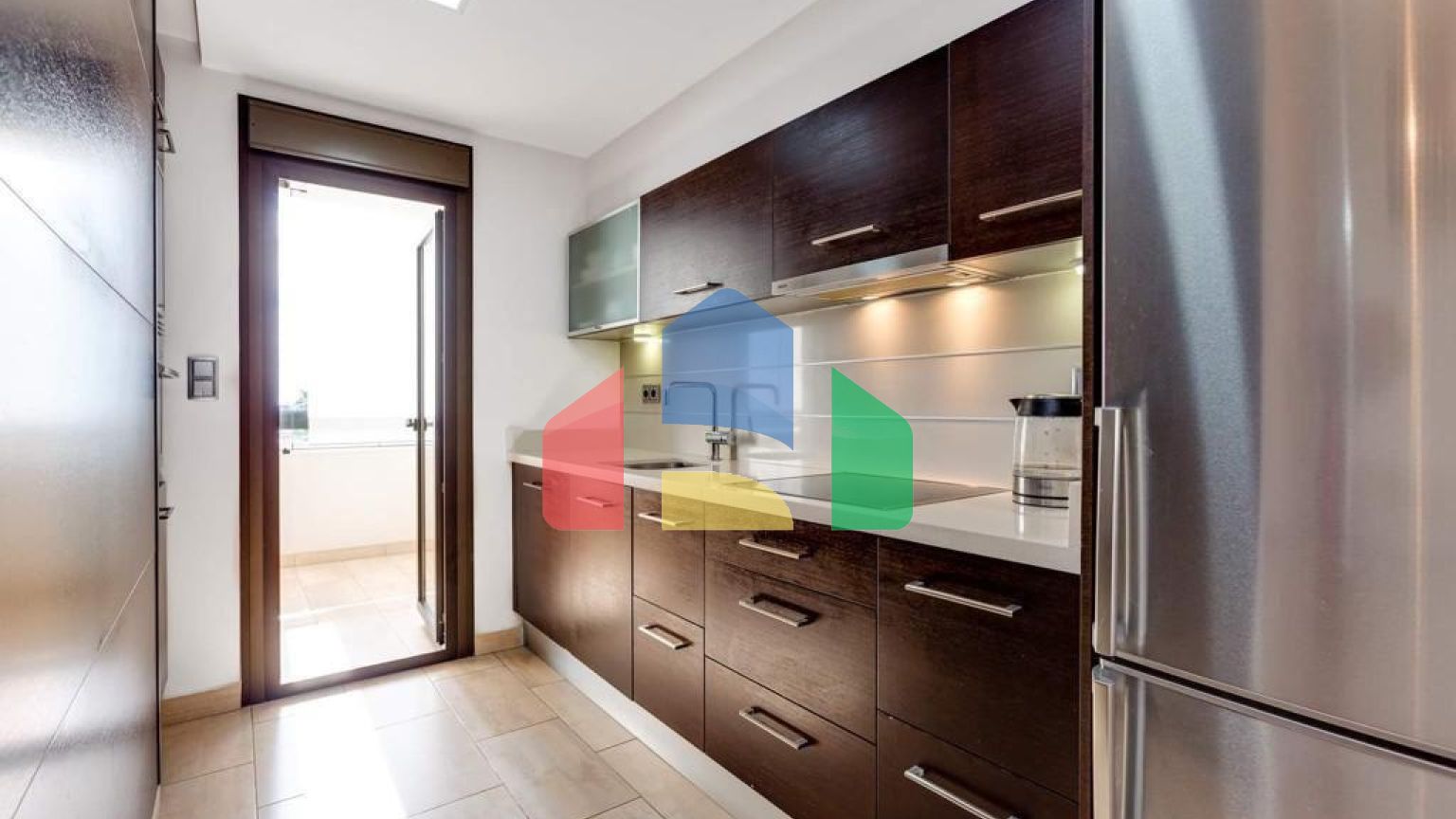 АПАРТАМЕНТЫ С ВИДОМ НА МОРЕ! 100М2. ЗАКРЫТЫЙ ЭЛИТНЫЙ КОМПЛЕКС. БАССЕЙН.СПА.ТРЕН-ЗАЛ.ГАРАЖ+КЛАДОВКА