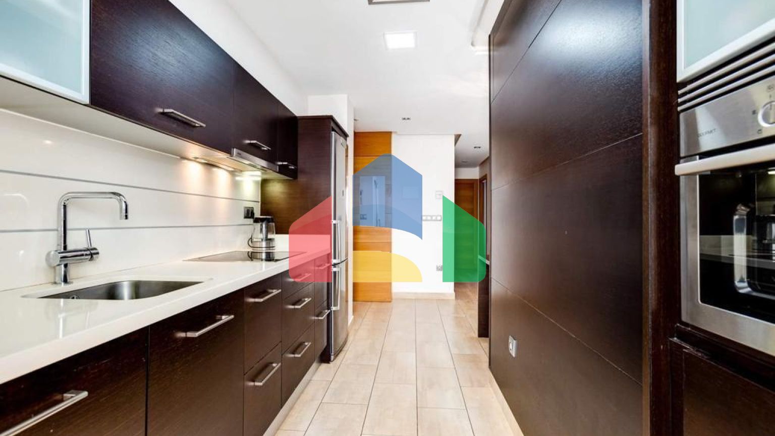 АПАРТАМЕНТЫ С ВИДОМ НА МОРЕ! 100М2. ЗАКРЫТЫЙ ЭЛИТНЫЙ КОМПЛЕКС. БАССЕЙН.СПА.ТРЕН-ЗАЛ.ГАРАЖ+КЛАДОВКА