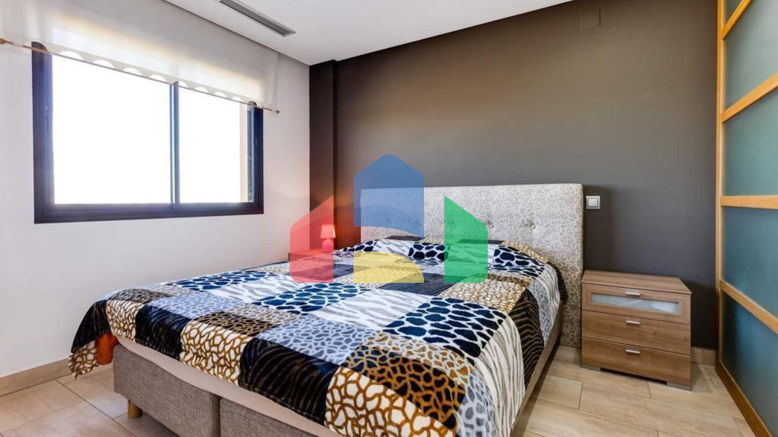 АПАРТАМЕНТЫ С ВИДОМ НА МОРЕ! 100М2. ЗАКРЫТЫЙ ЭЛИТНЫЙ КОМПЛЕКС. БАССЕЙН.СПА.ТРЕН-ЗАЛ.ГАРАЖ+КЛАДОВКА