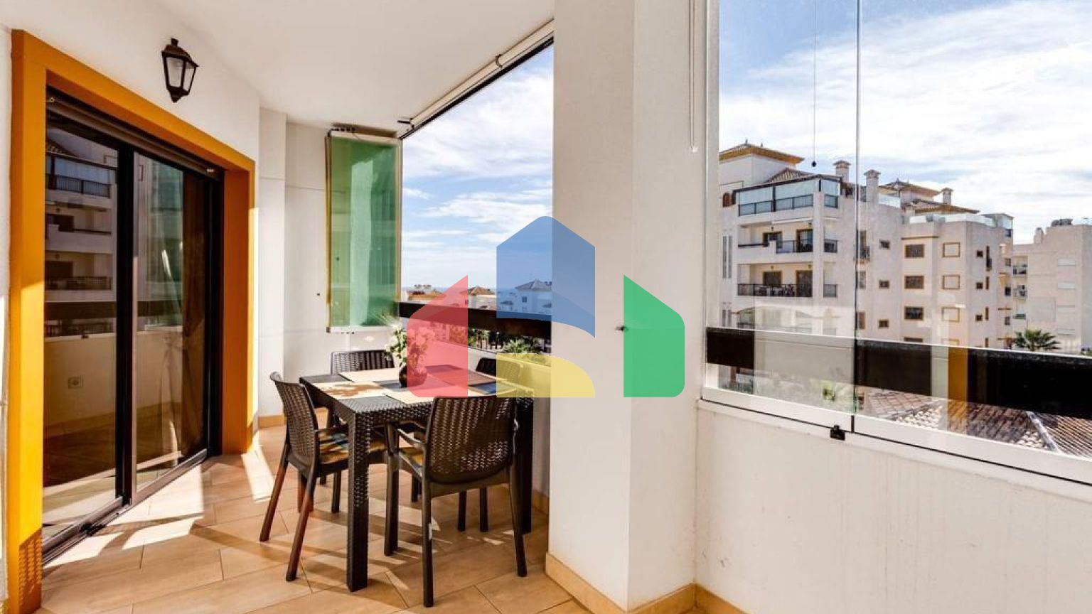 АПАРТАМЕНТЫ С ВИДОМ НА МОРЕ! 100М2. ЗАКРЫТЫЙ ЭЛИТНЫЙ КОМПЛЕКС. БАССЕЙН.СПА.ТРЕН-ЗАЛ.ГАРАЖ+КЛАДОВКА