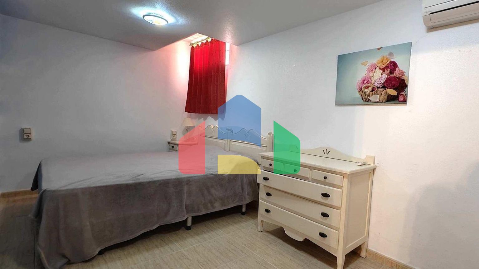 ВИЛЛА С БАССЕЙНОМ ЩБЩЕГО ПОЛЬЗОВАНИЯ. 4 СПАЛЬНИ. 2 ВАННЫЕ КОМНАТЫ. УЧАСТОК 165 М2. ПЛОЩАДЬ 207 М2.