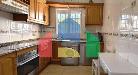 ВИЛЛА С БАССЕЙНОМ ЩБЩЕГО ПОЛЬЗОВАНИЯ. 4 СПАЛЬНИ. 2 ВАННЫЕ КОМНАТЫ. УЧАСТОК 165 М2. ПЛОЩАДЬ 207 М2.