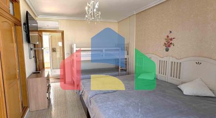 ВИЛЛА С БАССЕЙНОМ ЩБЩЕГО ПОЛЬЗОВАНИЯ. 4 СПАЛЬНИ. 2 ВАННЫЕ КОМНАТЫ. УЧАСТОК 165 М2. ПЛОЩАДЬ 207 М2.