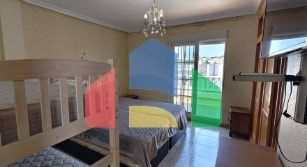 ВИЛЛА С БАССЕЙНОМ ЩБЩЕГО ПОЛЬЗОВАНИЯ. 4 СПАЛЬНИ. 2 ВАННЫЕ КОМНАТЫ. УЧАСТОК 165 М2. ПЛОЩАДЬ 207 М2.