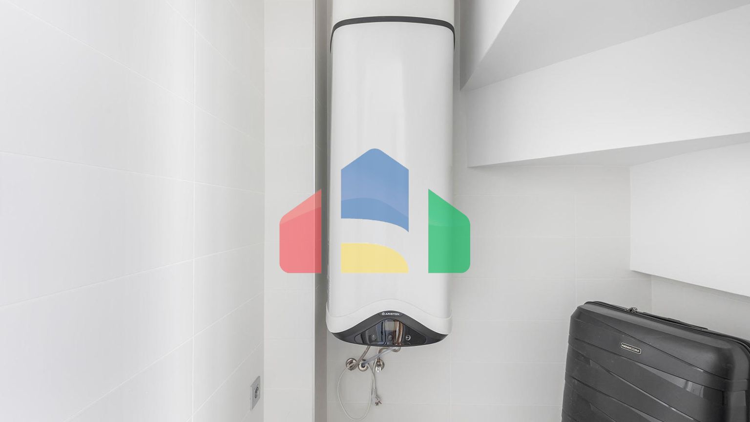 ВИЛЛА НОВОСТРОЙ. 3 СПАЛЬНИ. 2 ВАННЫЕ КОМНАТЫ. 140М2 УЧАСТОК. ГАРАЖ+БАССЕЙН.