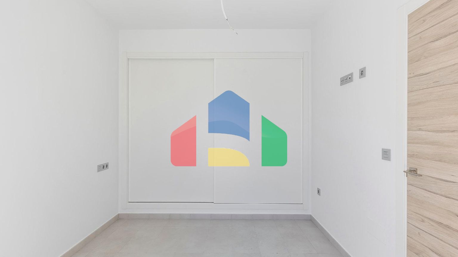 ВИЛЛА НОВОСТРОЙ. 3 СПАЛЬНИ. 2 ВАННЫЕ КОМНАТЫ. 140М2 УЧАСТОК. ГАРАЖ+БАССЕЙН.