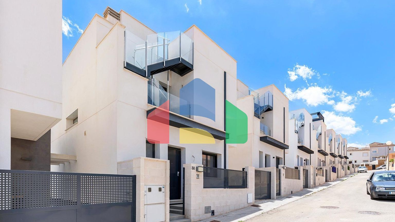 ВИЛЛА НОВОСТРОЙ. 3 СПАЛЬНИ. 2 ВАННЫЕ КОМНАТЫ. 140М2 УЧАСТОК. ГАРАЖ+БАССЕЙН.