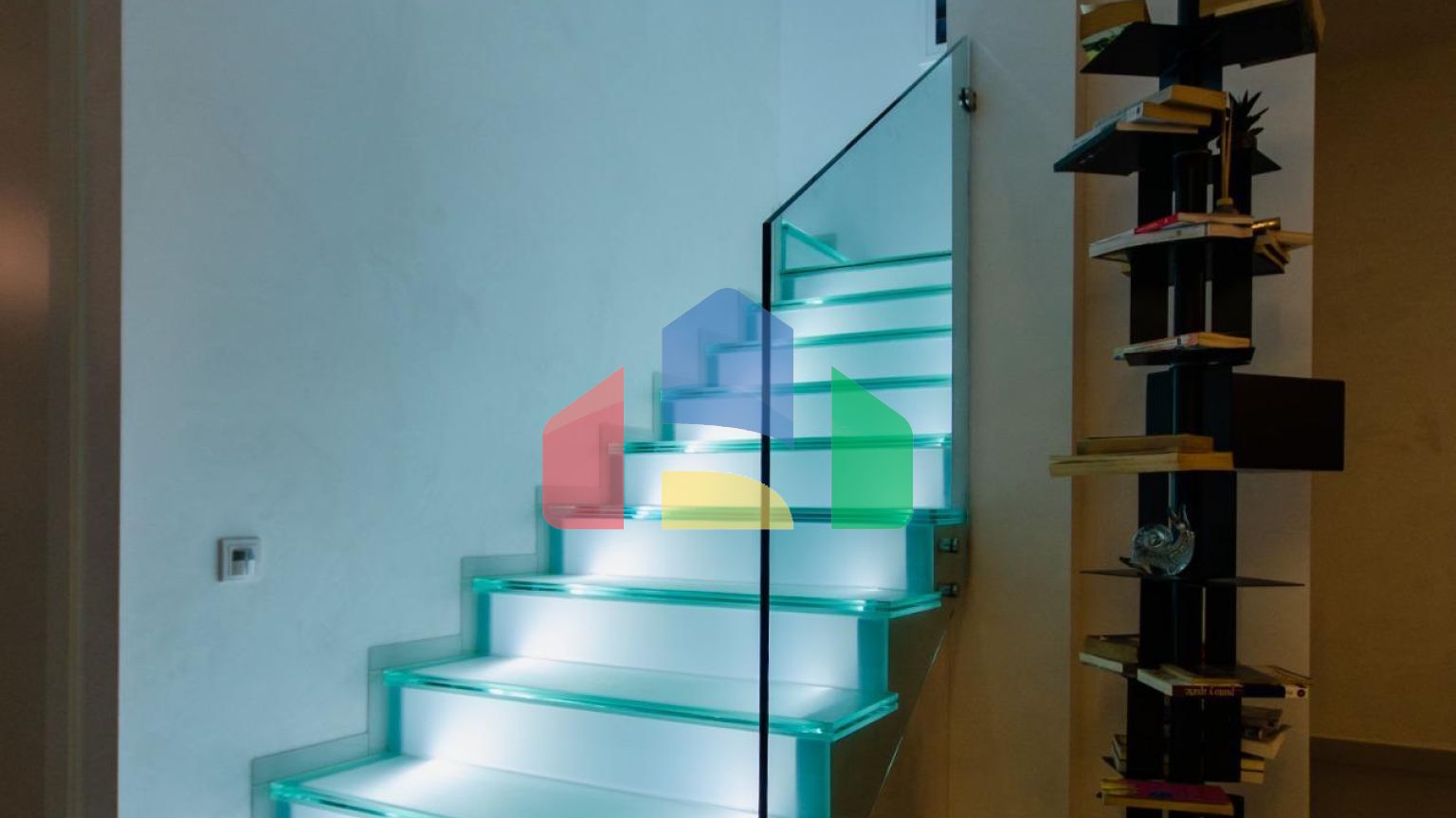 НОВОЕ СТРОИТЕЛЬСТВО В ОРИХУЭЛА-КОСТА. 4 СПАЛЬНИ. УЧASTOK. ГАРАЖ. СОБСВЕННЫЙ БАСЕЙН. ПЛЯЖ ВСЕГО в 350 МЕТРАХ.