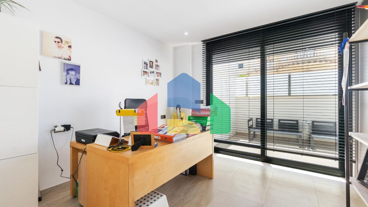 ВИЛЛА НОВОСТРОЙ. 3 СПАЛЬНИ. 3 ВАННЫЕ КОМНАТЫ. 171 М2 УЧАСТОК. БАССЕЙН. 194М2 ПЛОЩАДЬ.