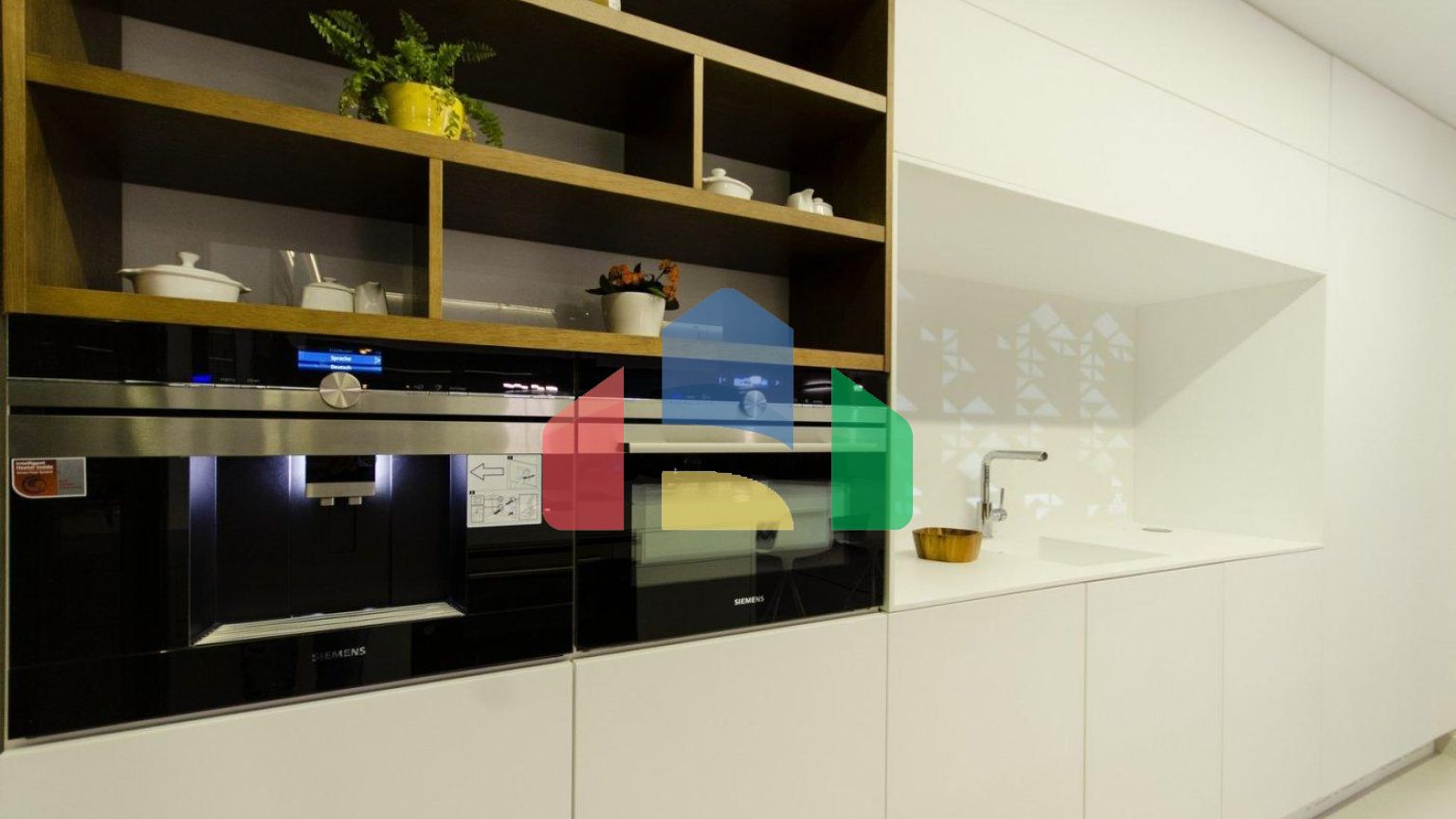 НОВЫЕ СТРОИТЕЛЬНЫЕ ВИЛЛЫ В 250 М ОТ ПЛЯЖА В КАМПУМОРЕ