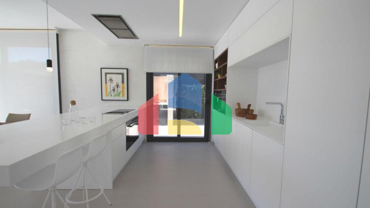 НОВЫЕ СТРОИТЕЛЬНЫЕ ВИЛЛЫ В 250 М ОТ ПЛЯЖА В КАМПУМОРЕ