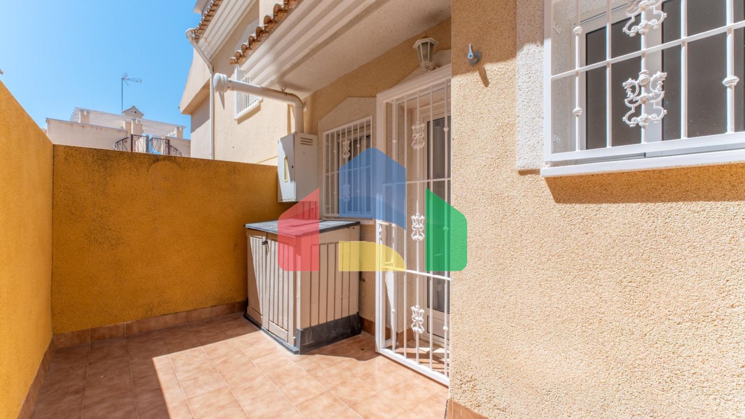 Отремонтированная и совершенно новая недвижимость в Ориуэле, Кози-Кост — Филиппины