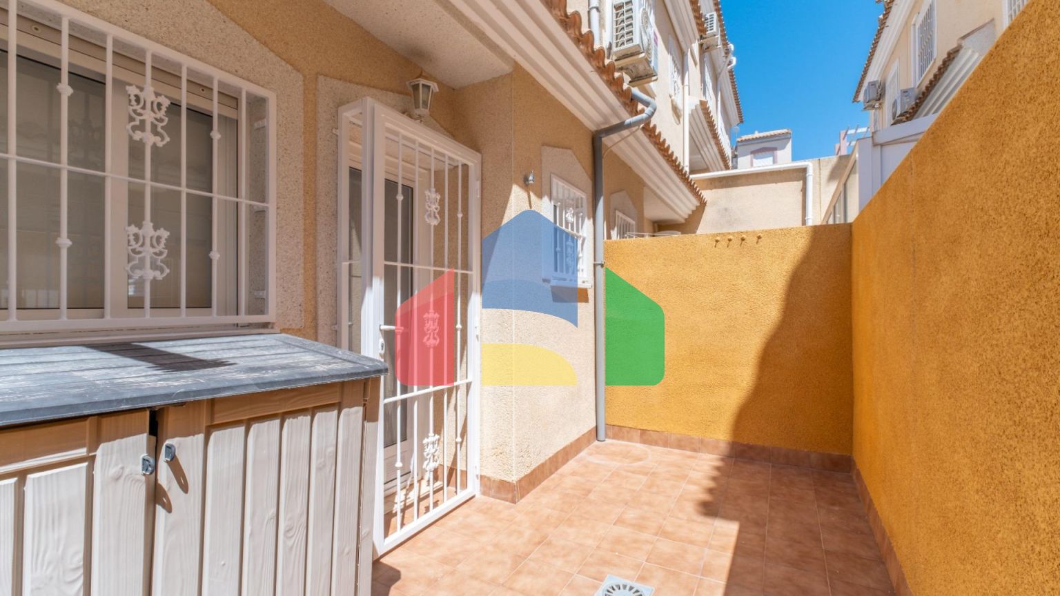 Отремонтированная и совершенно новая недвижимость в Ориуэле, Кози-Кост — Филиппины