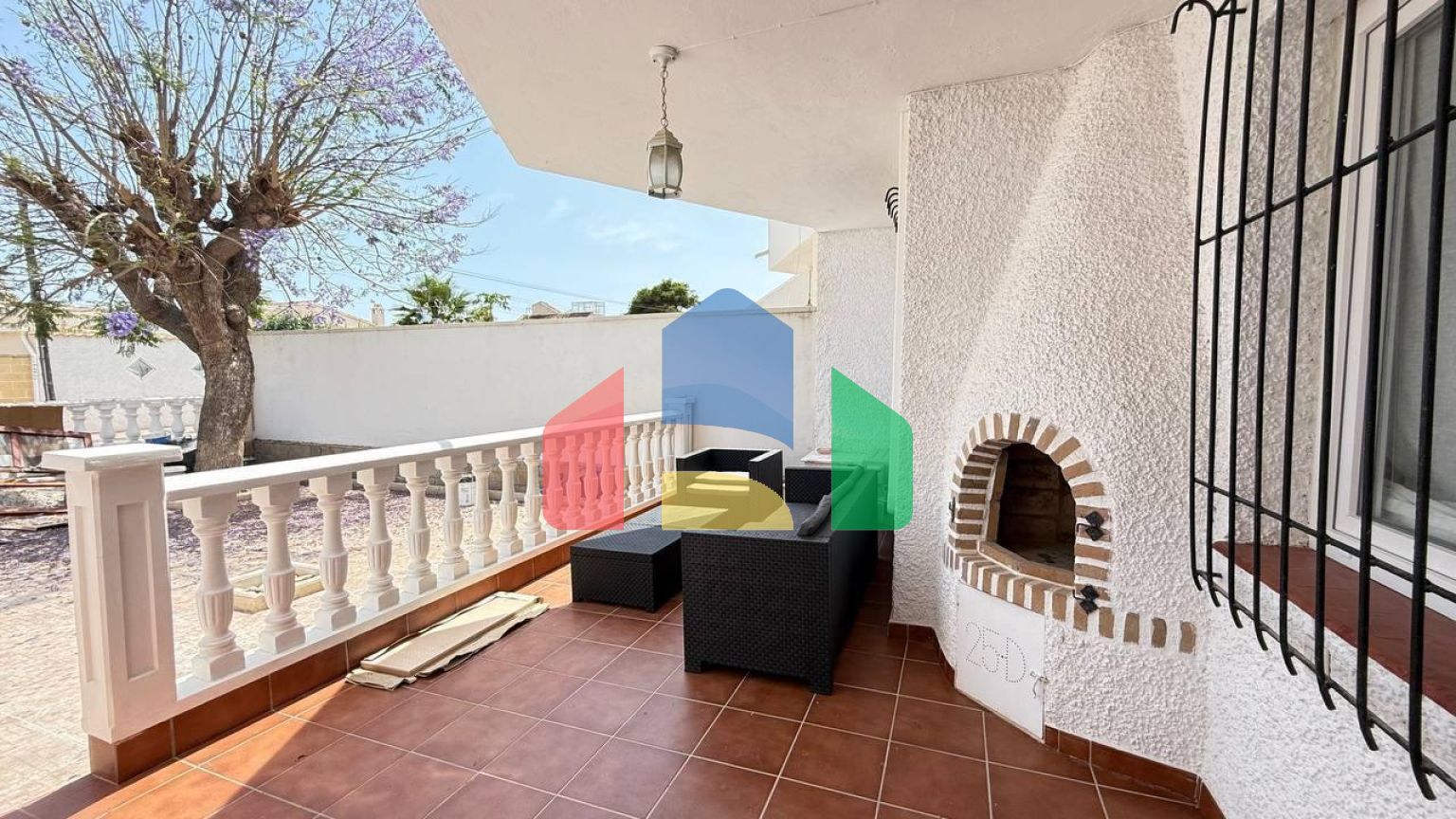 Бунгало на первом этаже, после ремонта, с 2 спальнями и 1 ванной комнатой