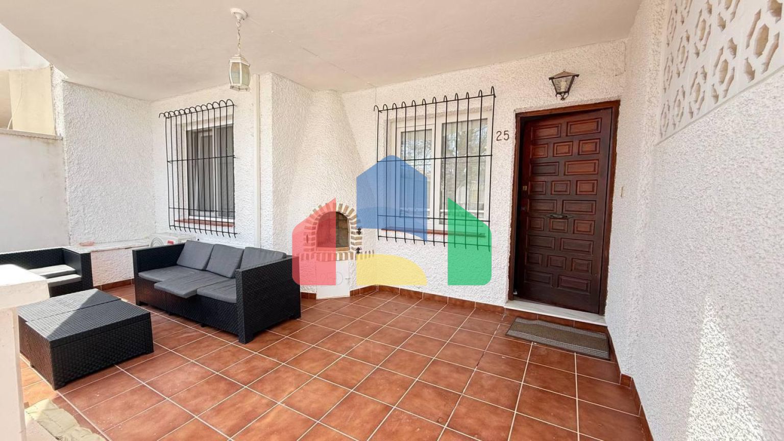 Бунгало на первом этаже, после ремонта, с 2 спальнями и 1 ванной комнатой