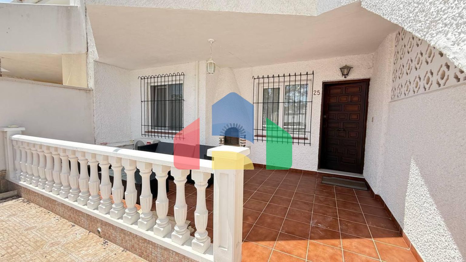 Бунгало на первом этаже, после ремонта, с 2 спальнями и 1 ванной комнатой