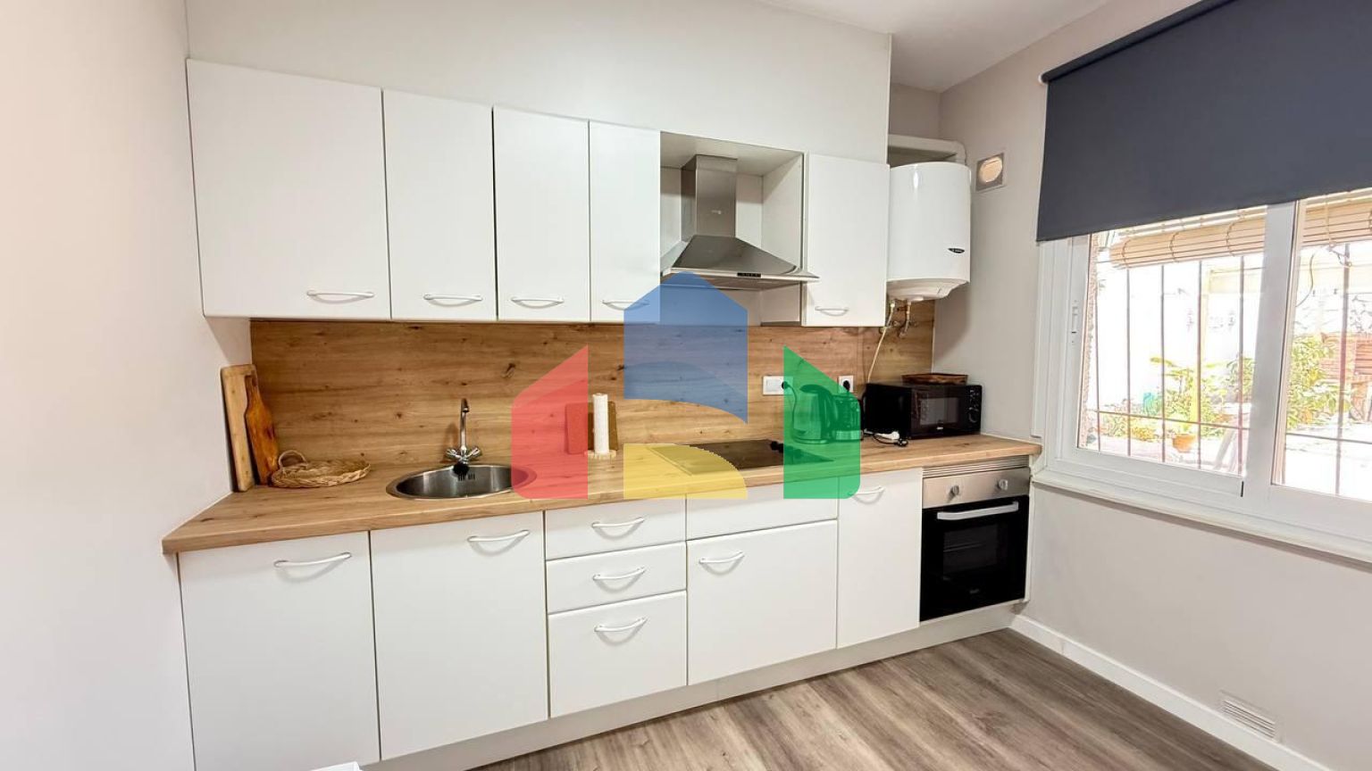 Бунгало на первом этаже, после ремонта, с 2 спальнями и 1 ванной комнатой