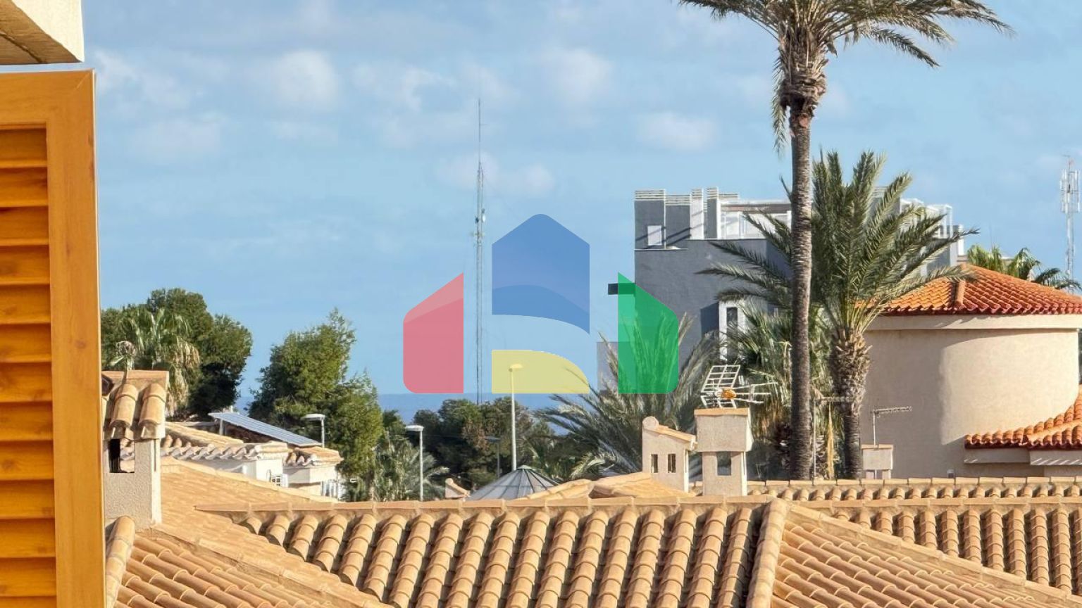 Эксклюзивный спаренный дом с подогревом полов во всем доме после ремонта