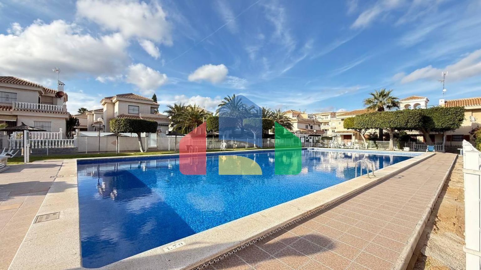 Эксклюзивный спаренный дом с подогревом полов во всем доме после ремонта