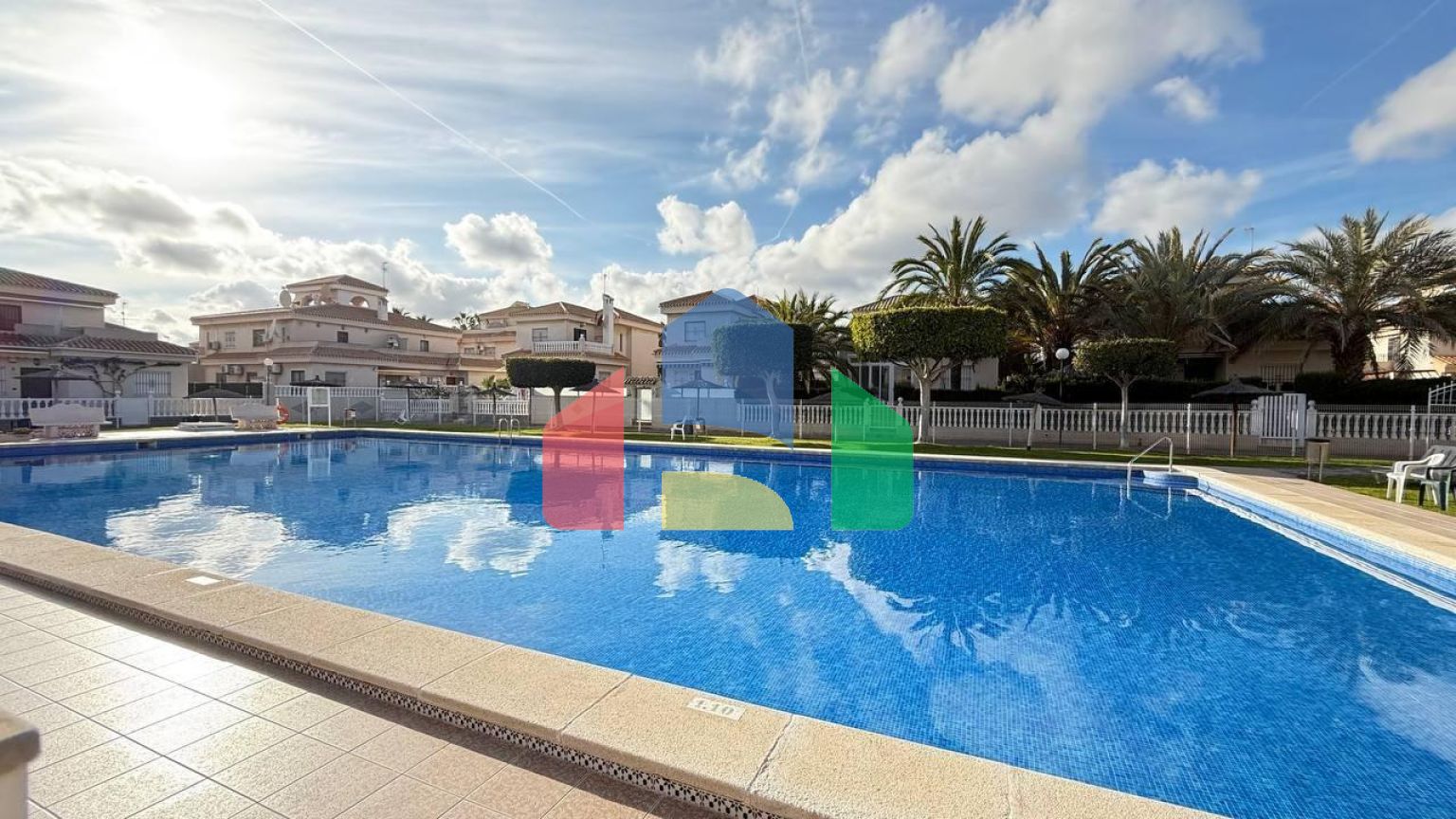 Эксклюзивный спаренный дом с подогревом полов во всем доме после ремонта