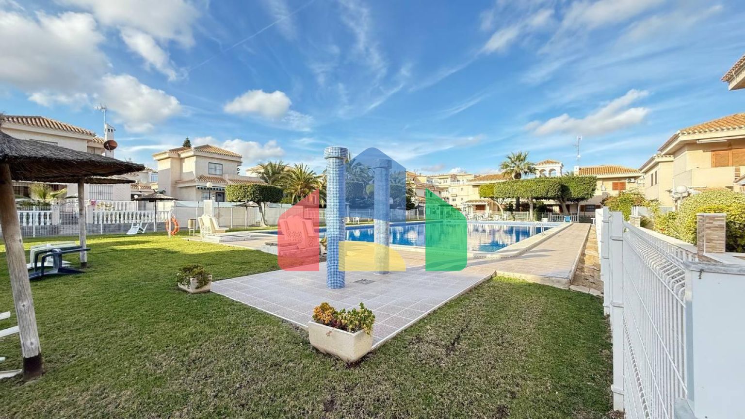 Эксклюзивный спаренный дом с подогревом полов во всем доме после ремонта