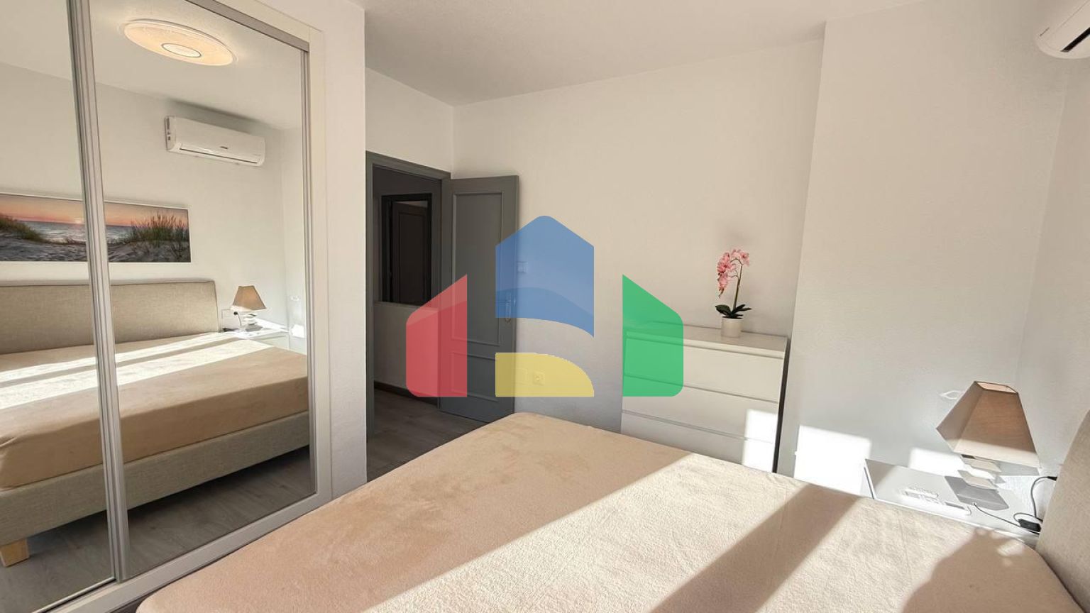 Эксклюзивный спаренный дом с подогревом полов во всем доме после ремонта