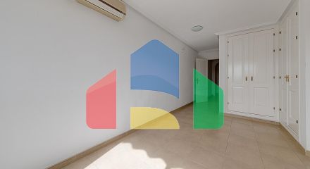 Просторные и роскошные апартаменты с видом на море в Lomas de Campoamor