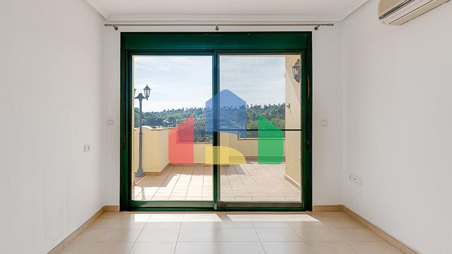 Просторные и роскошные апартаменты с видом на море в Lomas de Campoamor