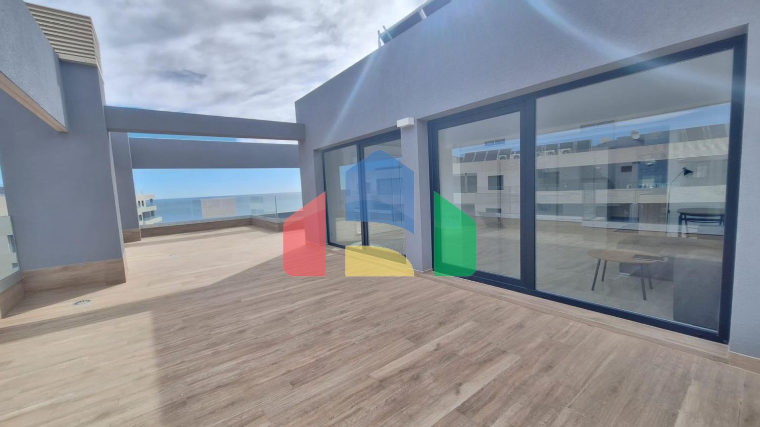 Эффектная мансарда в Пунта Прима, Ориуэла Коста с видом на море