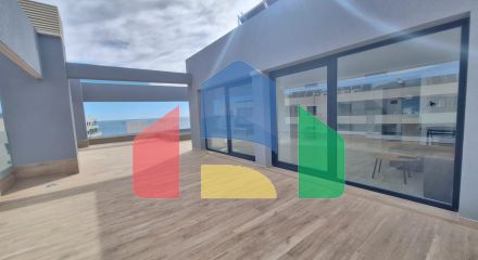 Эффектная мансарда в Пунта Прима, Ориуэла Коста с видом на море