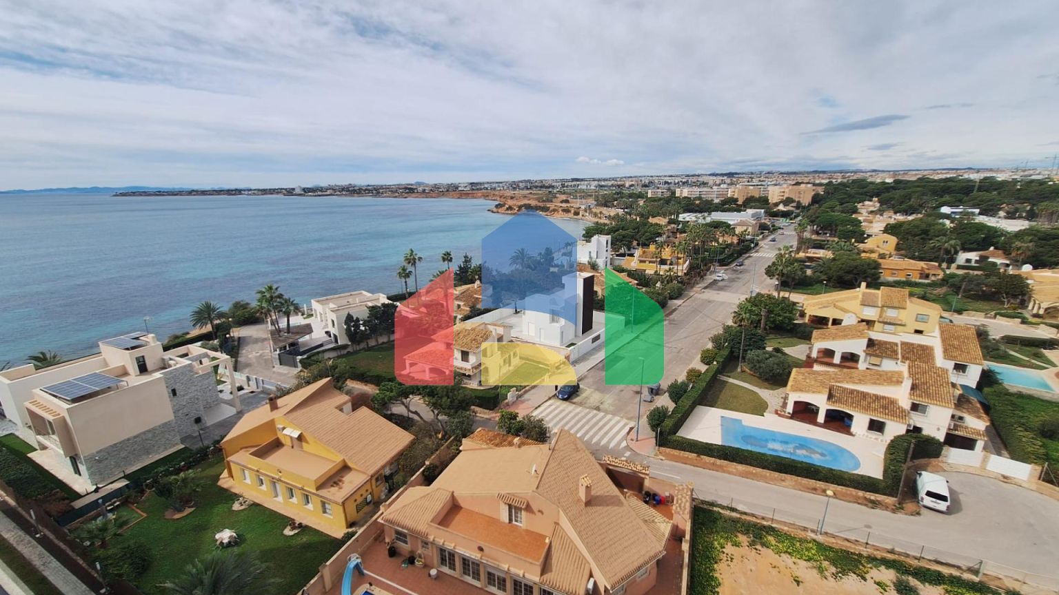 Эффектная мансарда в Пунта Прима, Ориуэла Коста с видом на море