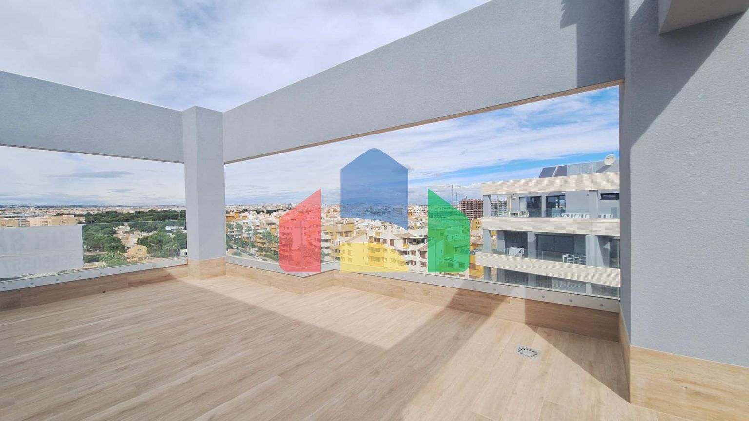 Эффектная мансарда в Пунта Прима, Ориуэла Коста с видом на море