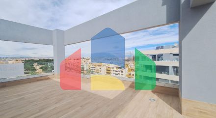 Эффектная мансарда в Пунта Прима, Ориуэла Коста с видом на море