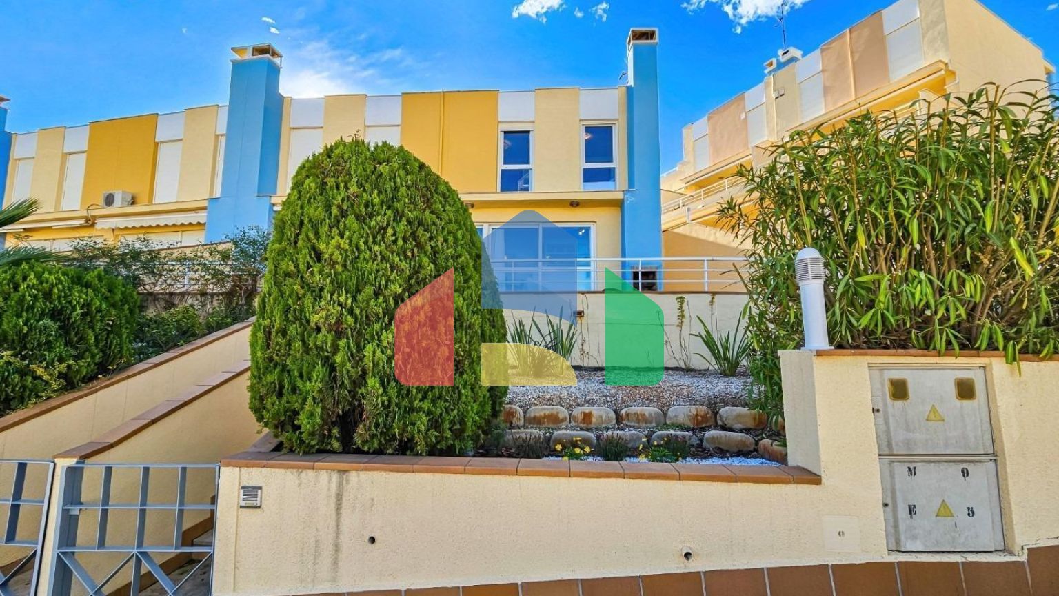 Дуплекс в Ориуэла Коста ID B10670