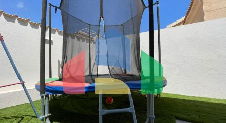 ШИКАРНЫЙ ДОМ С БАССЕЙНОМ! ПОСЛЕ РЕМОНТА! САУНА И БОЛЕЕ 300 м2 УЧАСТОК! ШИКАРНЫЙ ДОМ С БАССЕЙНОМ! ПОСЛЕ РЕМОНТА! САУНА И БОЛЕЕ 300 м2 УЧАСТОК!