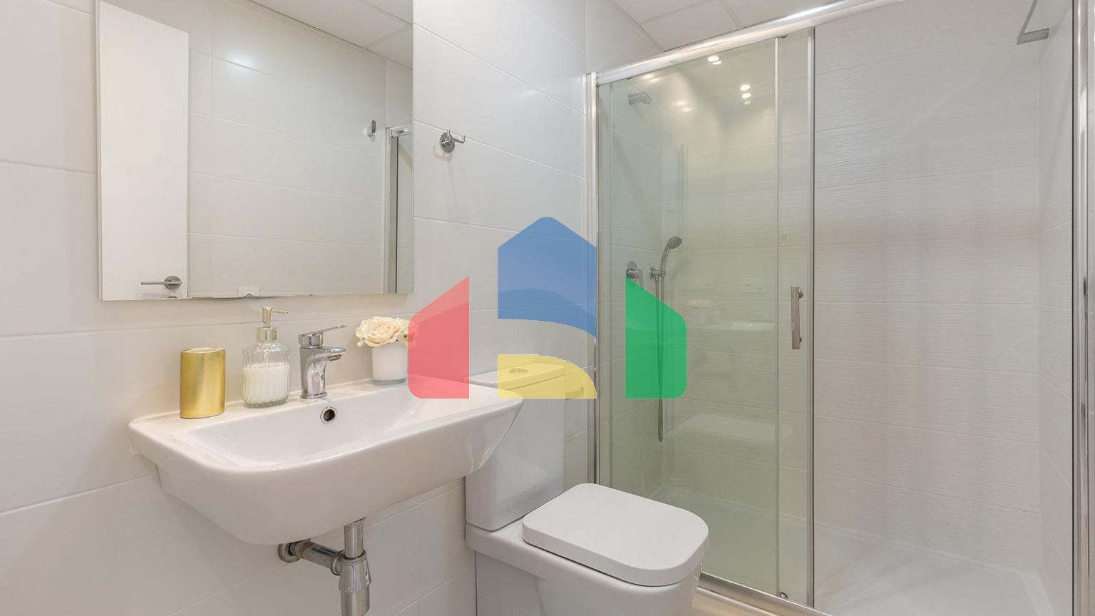 АПАРТАМЕНТЫ В ЗАКРЫТОМ КОМПЛЕКСЕ С ТУР-ЛИЦЕНЗИЕЙ. 3 СПАЛЬНИ. 2 ВАННЫЕ КОМНАТЫ. ПАРКИНГ. БАССЕЙН.