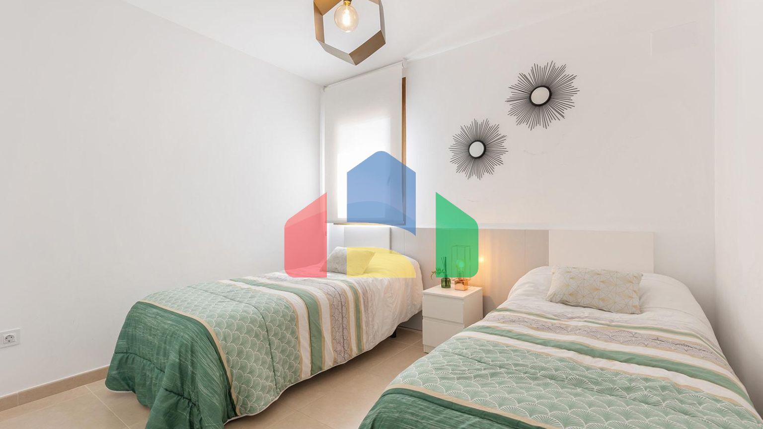 АПАРТАМЕНТЫ В ЗАКРЫТОМ КОМПЛЕКСЕ С ТУР-ЛИЦЕНЗИЕЙ. 3 СПАЛЬНИ. 2 ВАННЫЕ КОМНАТЫ. ПАРКИНГ. БАССЕЙН.