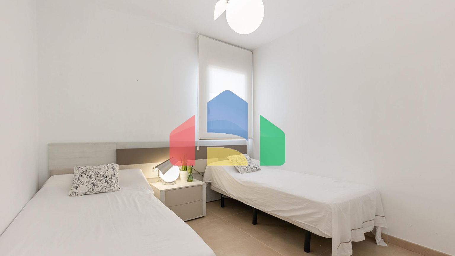 АПАРТАМЕНТЫ В ЗАКРЫТОМ КОМПЛЕКСЕ С ТУР-ЛИЦЕНЗИЕЙ. 3 СПАЛЬНИ. 2 ВАННЫЕ КОМНАТЫ. ПАРКИНГ. БАССЕЙН.