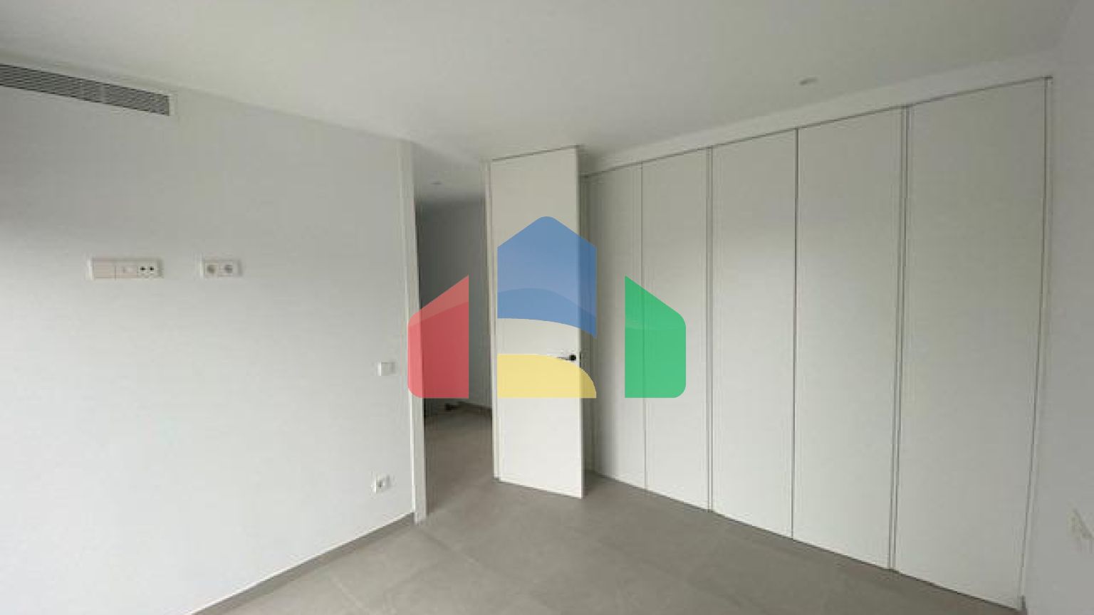 НОВЫЕ ВИЛЛЫ В ОРИУЭЛА КОСТА